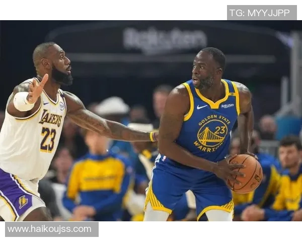 湖人勇士圣诞大战精彩瞬间回顾与赛场氛围分享