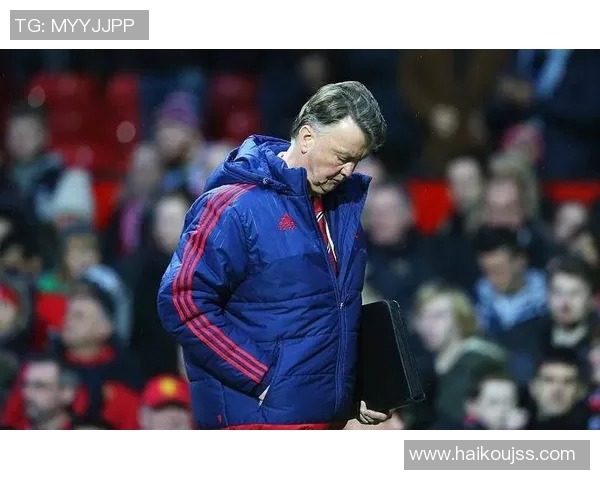 达尼洛：从青涩球员到足球场上的战术大师之路