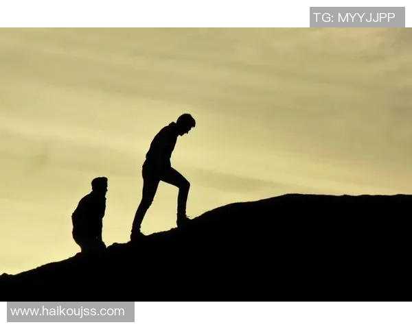 马力克的传奇人生与不屈精神探索他在音乐与人生道路上的辉煌成就与挑战 马力克的传奇人生与不屈精神探索他在音乐与人生道路上的辉煌成就与挑战